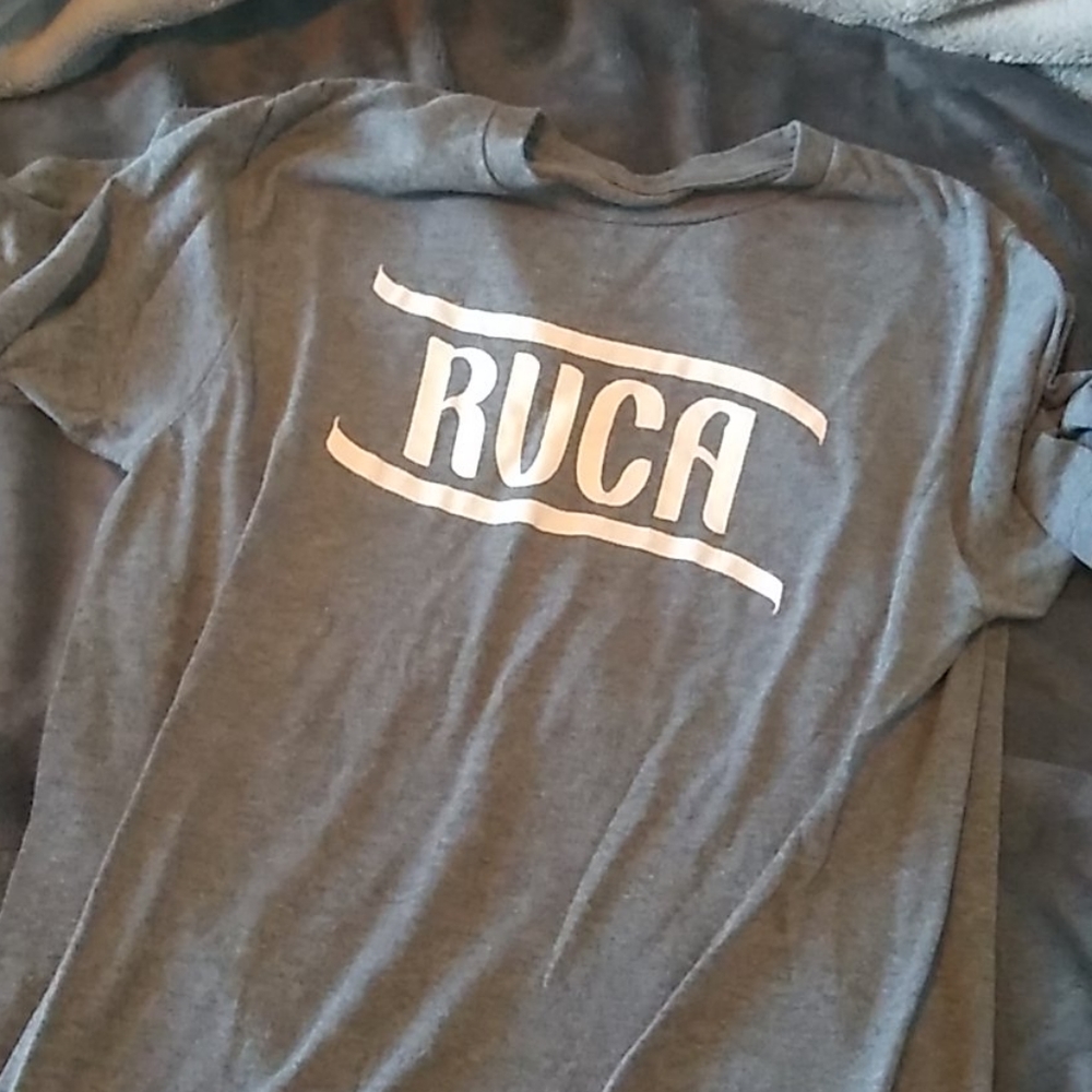 Guys/Girls grey ruca shirt